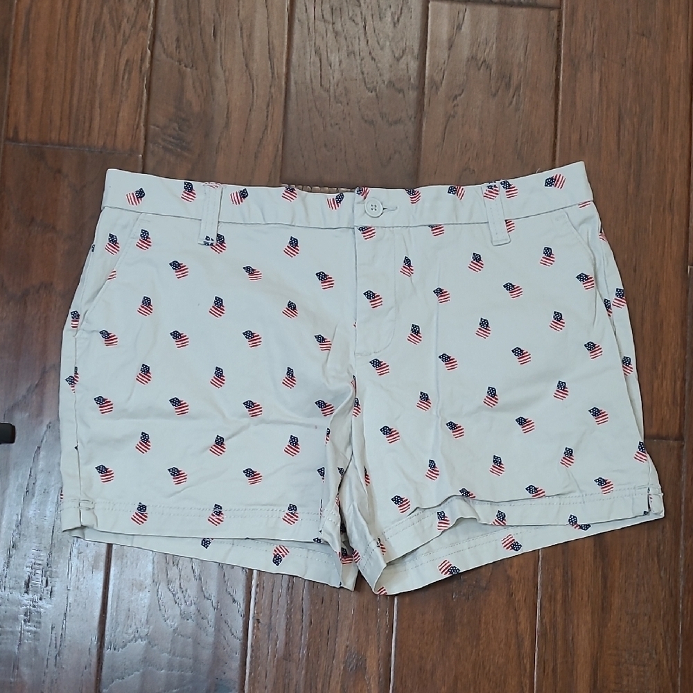 Magellan Outdoors Light Khaki Shorts with Flag print of State of GA size 10